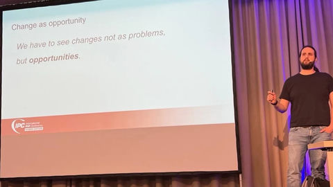 Working Agile with Non-Agile Teams