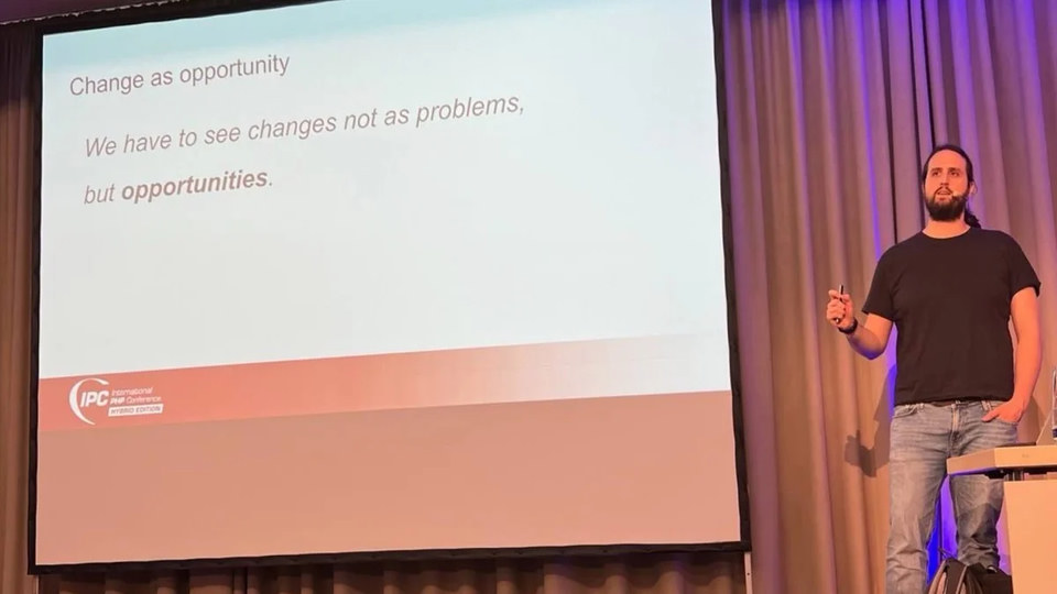 Working Agile with Non-Agile Teams